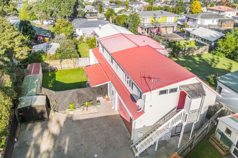 Photo of property in 46a Farquhar Road, Glendene, Auckland, 0602