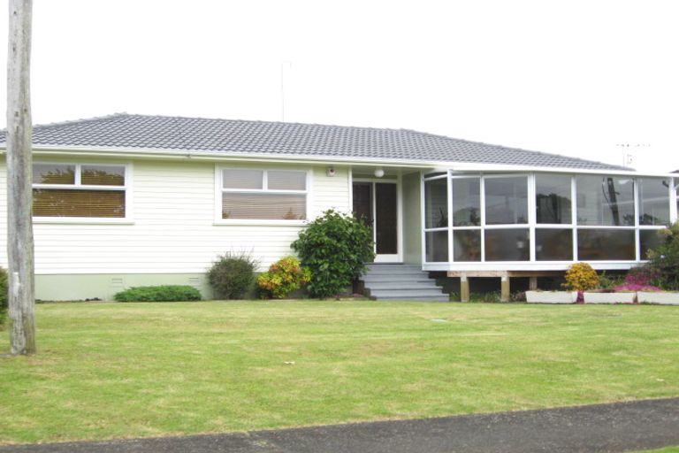 Photo of property in 18 Matapouri Road, Mangere Bridge, Auckland, 2022