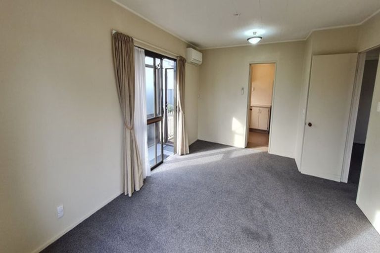 Photo of property in 11a Royal Crescent, Saint Kilda, Dunedin, 9012