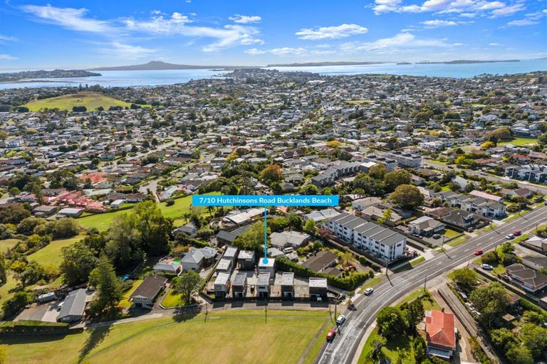 Photo of property in 2/10 Hutchinsons Road, Bucklands Beach, Auckland, 2014