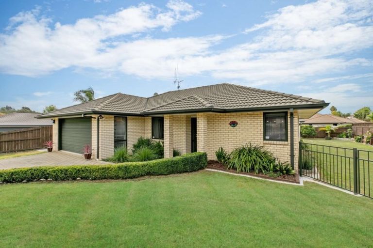Photo of property in 2 Eagle Street, Welcome Bay, Tauranga, 3112