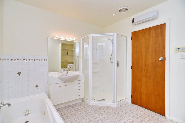 Photo of property in 402 Halswell Road, Halswell, Christchurch, 8025