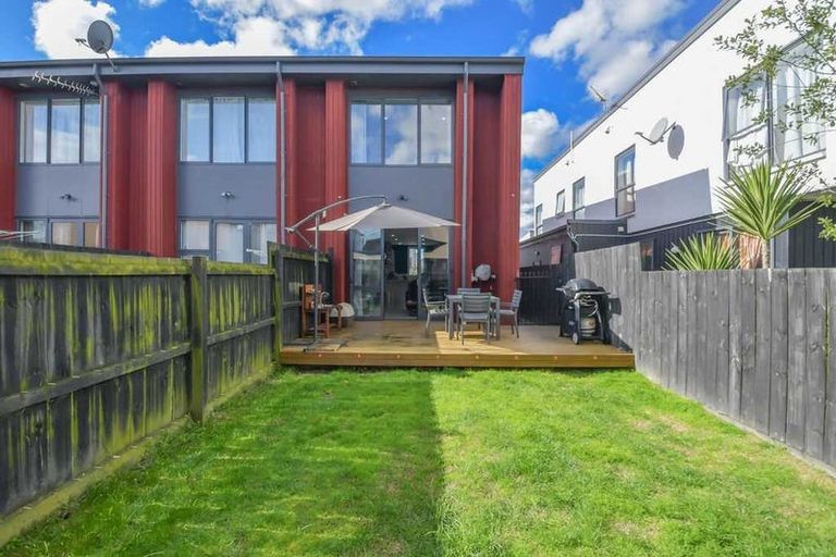 Photo of property in 14 Dignity Street, Papakura, 2110