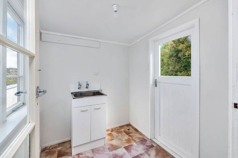 Photo of property in 26 Killarney Avenue, Torbay, Auckland, 0630