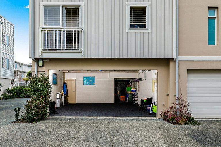 Photo of property in 31 Kensington Drive, Orewa, 0931
