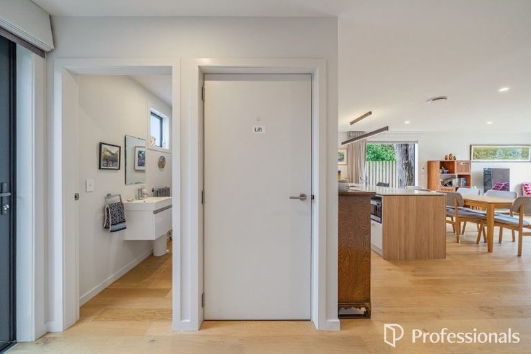 Photo of property in 1d Wai-iti Crescent, Woburn, Lower Hutt, 5010
