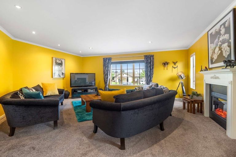 Photo of property in 62 Cairns Crescent, Rototuna, Hamilton, 3210