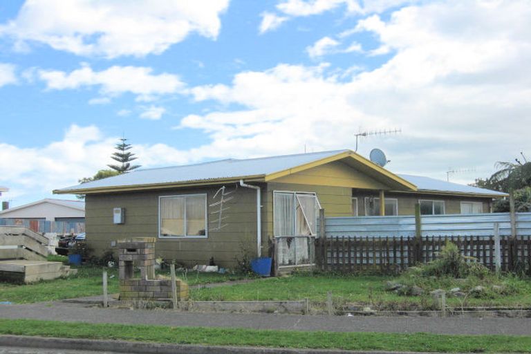 Photo of property in 15 Heather Street, Levin, 5510