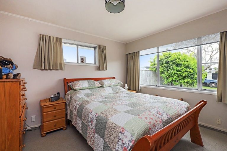 Photo of property in 17 Surrey Street, Taradale, Napier, 4112