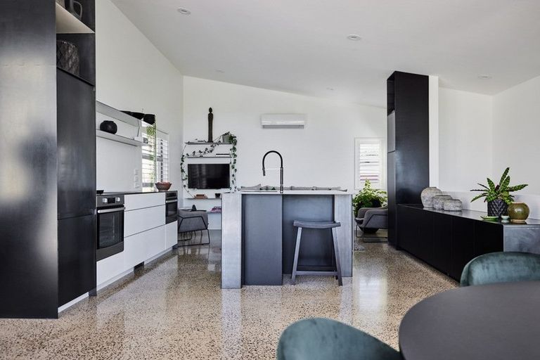 Photo of property in 38 Holcombrooke Lane, Welcome Bay, Tauranga, 3175