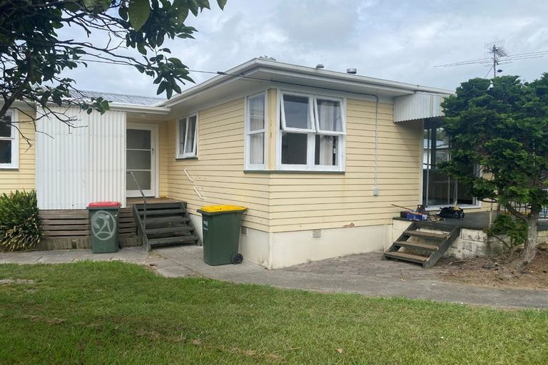 Photo of property in 2 President Avenue, Papakura, 2110