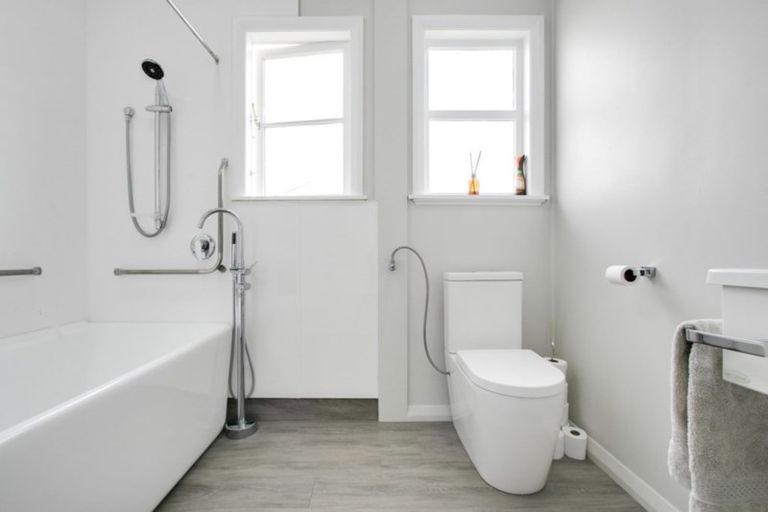 Photo of property in 48 Bedford Road, Marewa, Napier, 4110