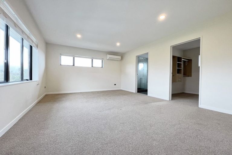 Photo of property in 115e Sturges Road, Henderson, Auckland, 0612