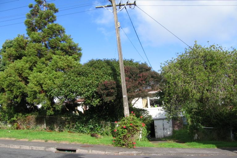 Photo of property in 2 Celsmere Lane, Te Atatu Peninsula, Auckland, 0610