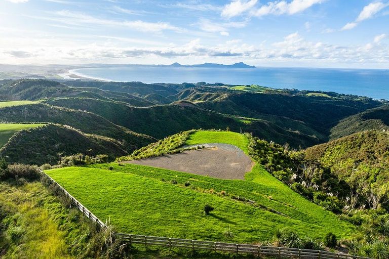 Photo of property in 618 Cullen Road, Waipu, 0582