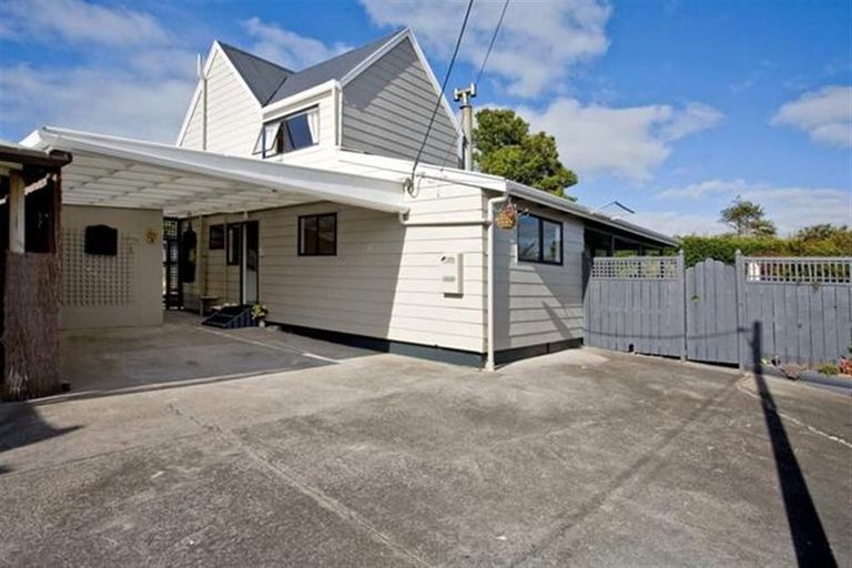 Photo of property in 2/326 Rangatira Road, Beach Haven, Auckland, 0626