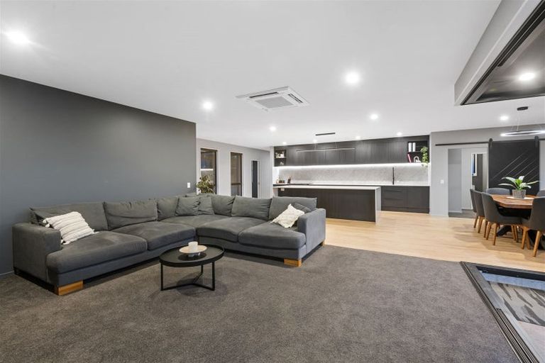 Photo of property in 8 Crawford Close, Amberley, 7410