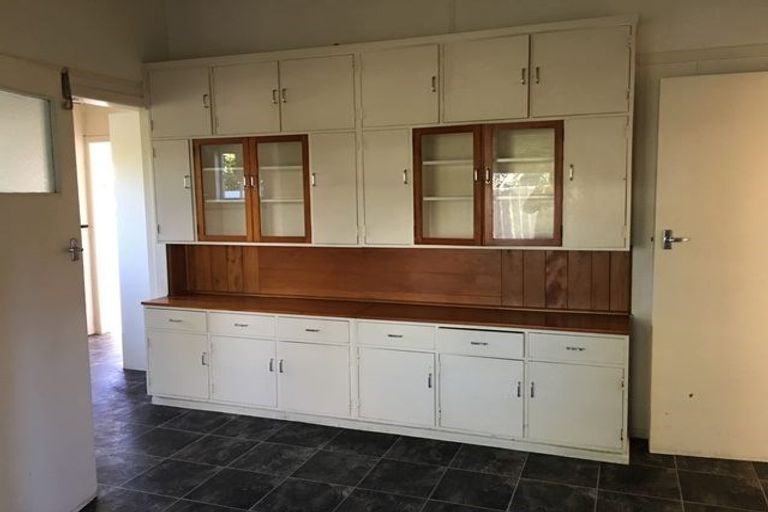 Photo of property in 17 Awaroa Road, Sunnyvale, Auckland, 0612