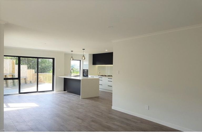 Photo of property in 1 Opaoa Way, Aotea, Porirua, 5024