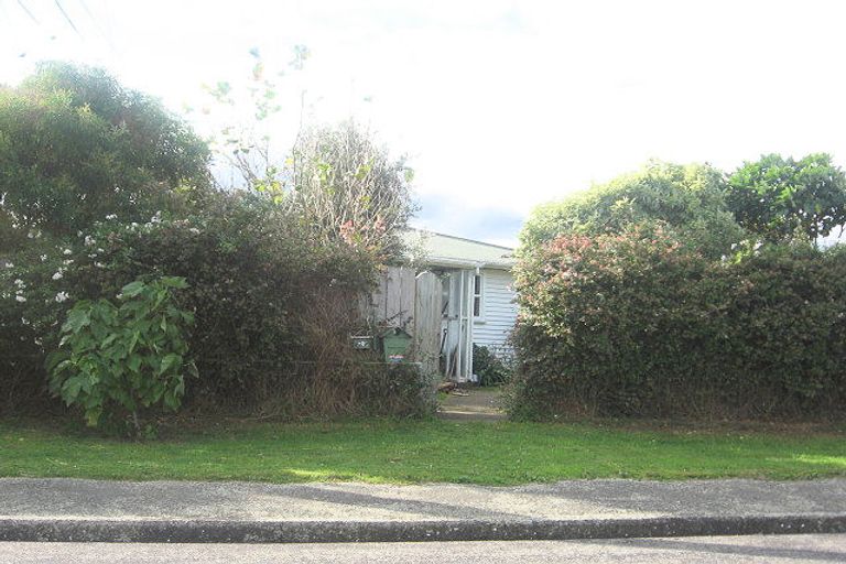 Photo of property in 23 Te Miti Street, Paekakariki, 5034