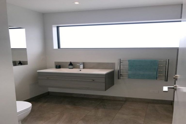 Photo of property in 41 Carder Court, Hobsonville, Auckland, 0618