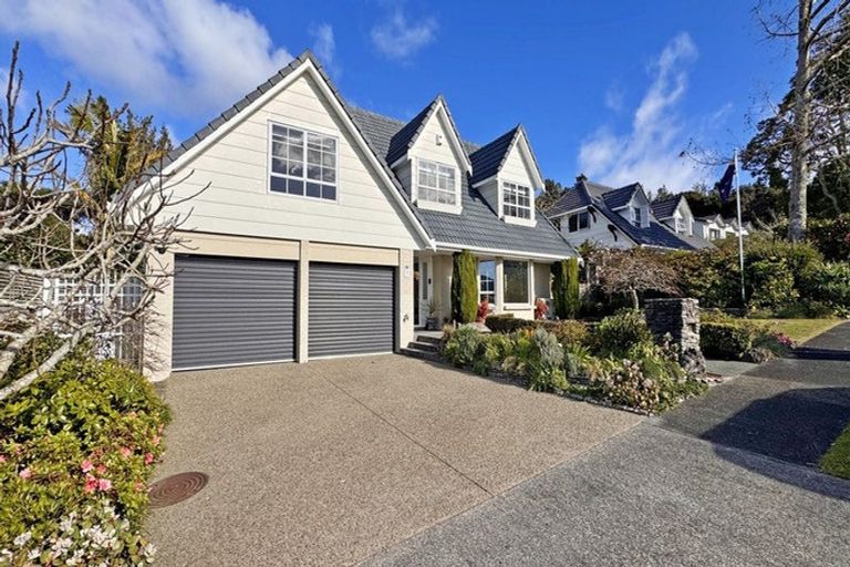 Photo of property in 19 Ravenstone Place, Chatswood, Auckland, 0626