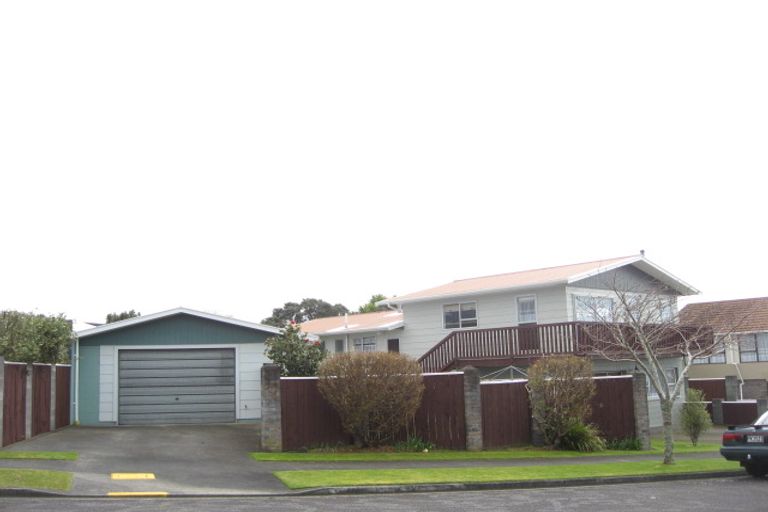 Photo of property in 14 Virginia Place, Whalers Gate, New Plymouth, 4310
