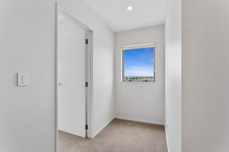 Photo of property in 39 Parkmore Drive, Rosehill, Papakura, 2113