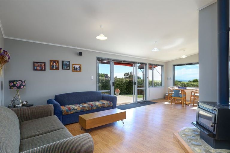 Photo of property in 335 Old Coach Road, Upper Moutere, 7173