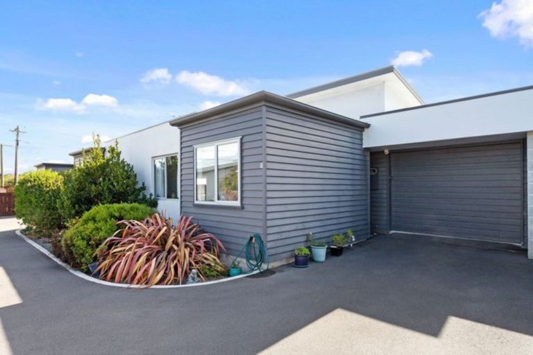 Photo of property in 3/31 Grantley Street, New Brighton, Christchurch, 8083
