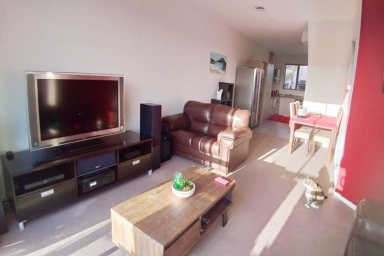 Photo of property in 19/22 Northcross Drive, Oteha, Auckland, 0632