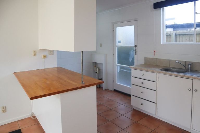 Photo of property in 2/21 Olliviers Road, Phillipstown, Christchurch, 8011