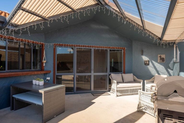 Photo of property in 35 Elmbridge Place, Owhata, Rotorua, 3010