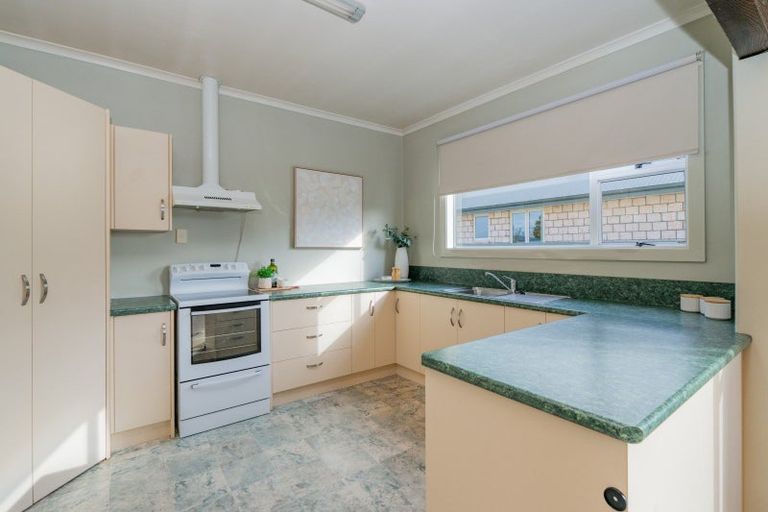 Photo of property in 11 Essex Street, Winton, 9720