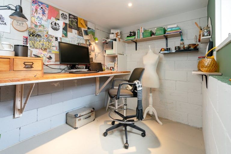 Photo of property in 6 Maybury Way, Island Bay, Wellington, 6023