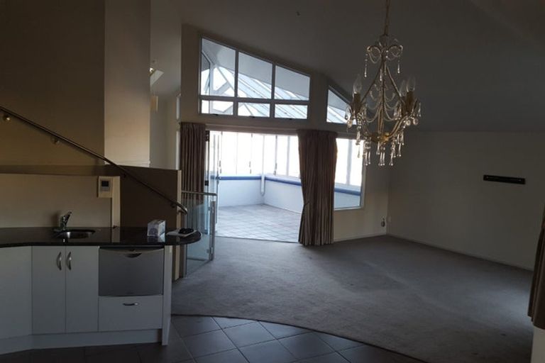 Photo of property in 7 Milton Road, Bluff Hill, Napier, 4110