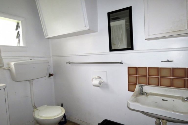 Photo of property in 58 Henley Street, Westport, 7825