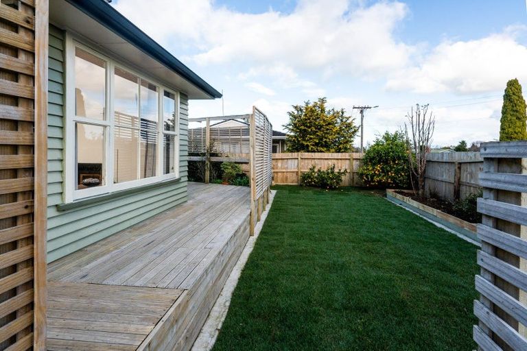 Photo of property in 43 Collins Road, Melville, Hamilton, 3206