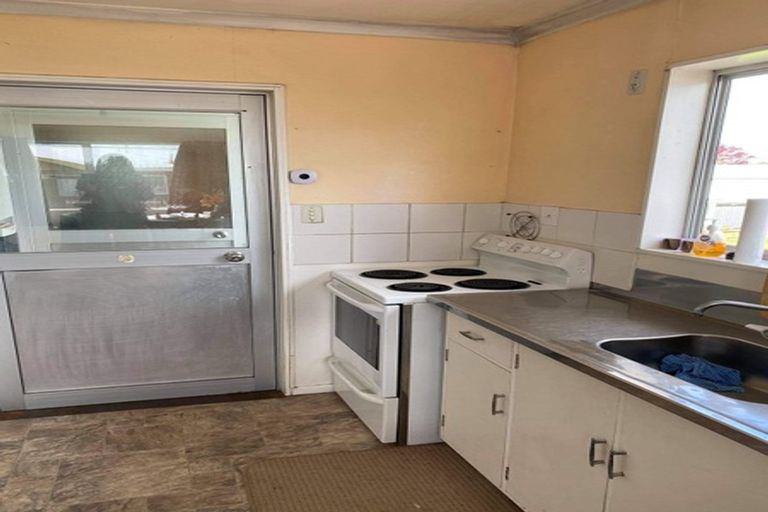 Photo of property in 11 Heather Street, Levin, 5510