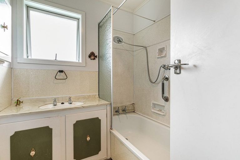 Photo of property in 5 Cotton Place, Opaheke, Papakura, 2113