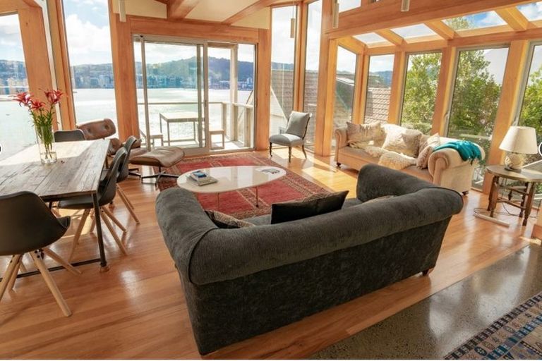 Photo of property in 300b Oriental Parade, Oriental Bay, Wellington, 6011