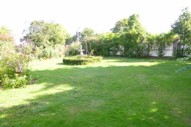 Photo of property in 34 Straven Road, Riccarton, Christchurch, 8011