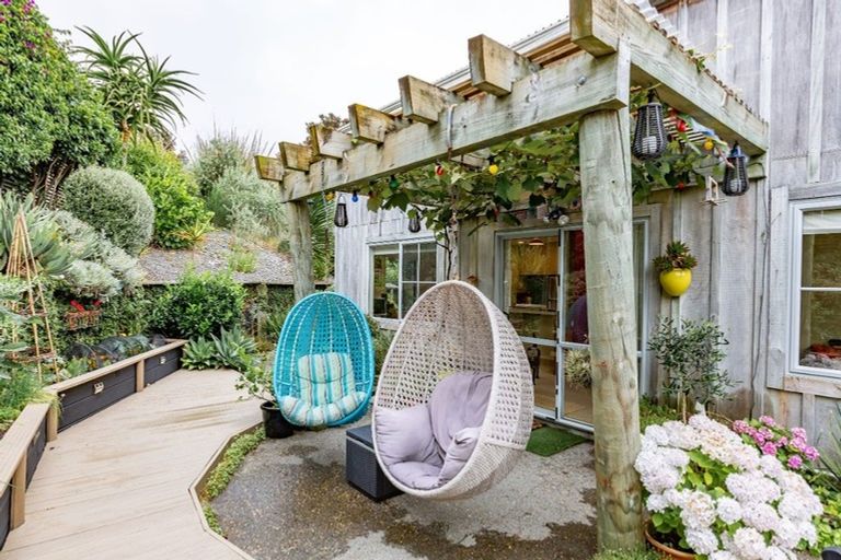 Photo of property in 11b Frimley Terrace, Waikanae Beach, Waikanae, 5036