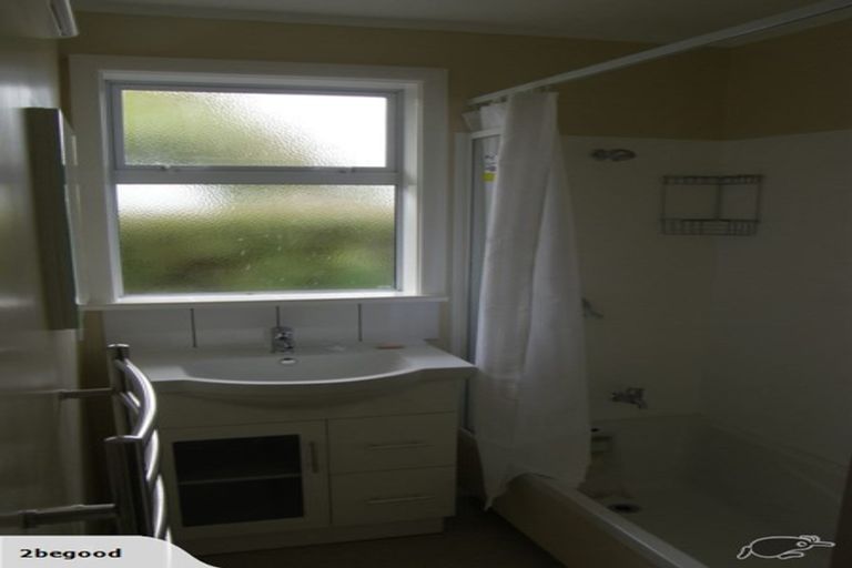 Photo of property in 37 Ranui Terrace, Tawa, Wellington, 5028