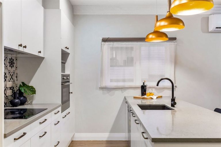 Photo of property in 1/23 Brandon Road, Glen Eden, Auckland, 0602