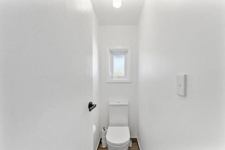 Photo of property in 6 Union Street, Merrilands, New Plymouth, 4312