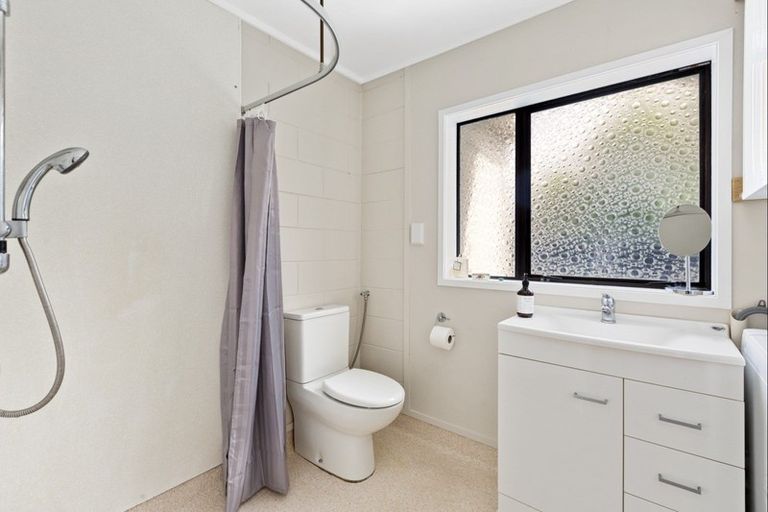 Photo of property in 11 Fantail Court, Orewa, 0931