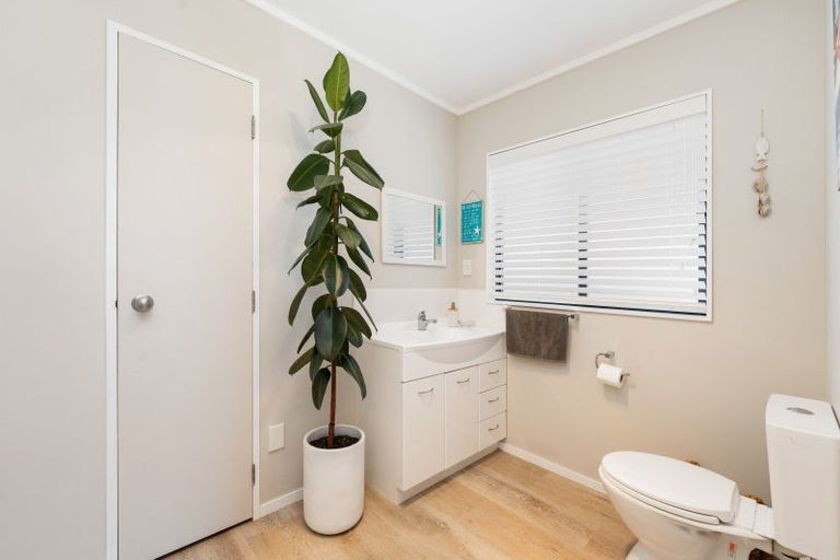 Photo of property in 8 Roore Street, Foxton Beach, Foxton, 4815