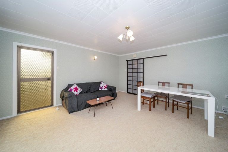 Photo of property in 1 Endeavour Street, Marfell, New Plymouth, 4310