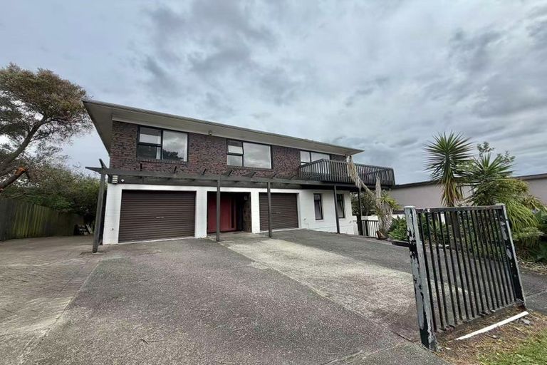 Photo of property in 121 Redoubt Road, Goodwood Heights, Auckland, 2105